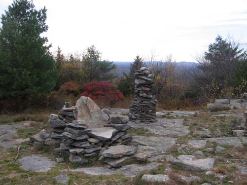 Rock chair and cairn (photo by Dennis Marchand)